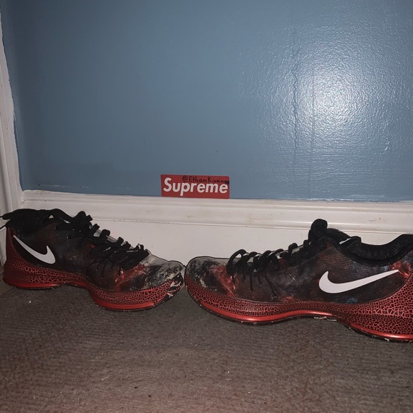 Nike KD 8 ‘XMAS’ - Picture 1 of 6